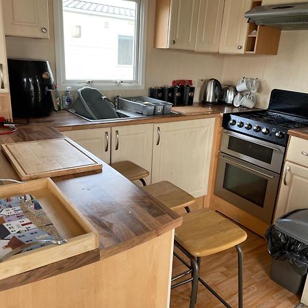Cozy Camber Caravan 3 Bedroom Retreat With Decking Rye Luaran gambar