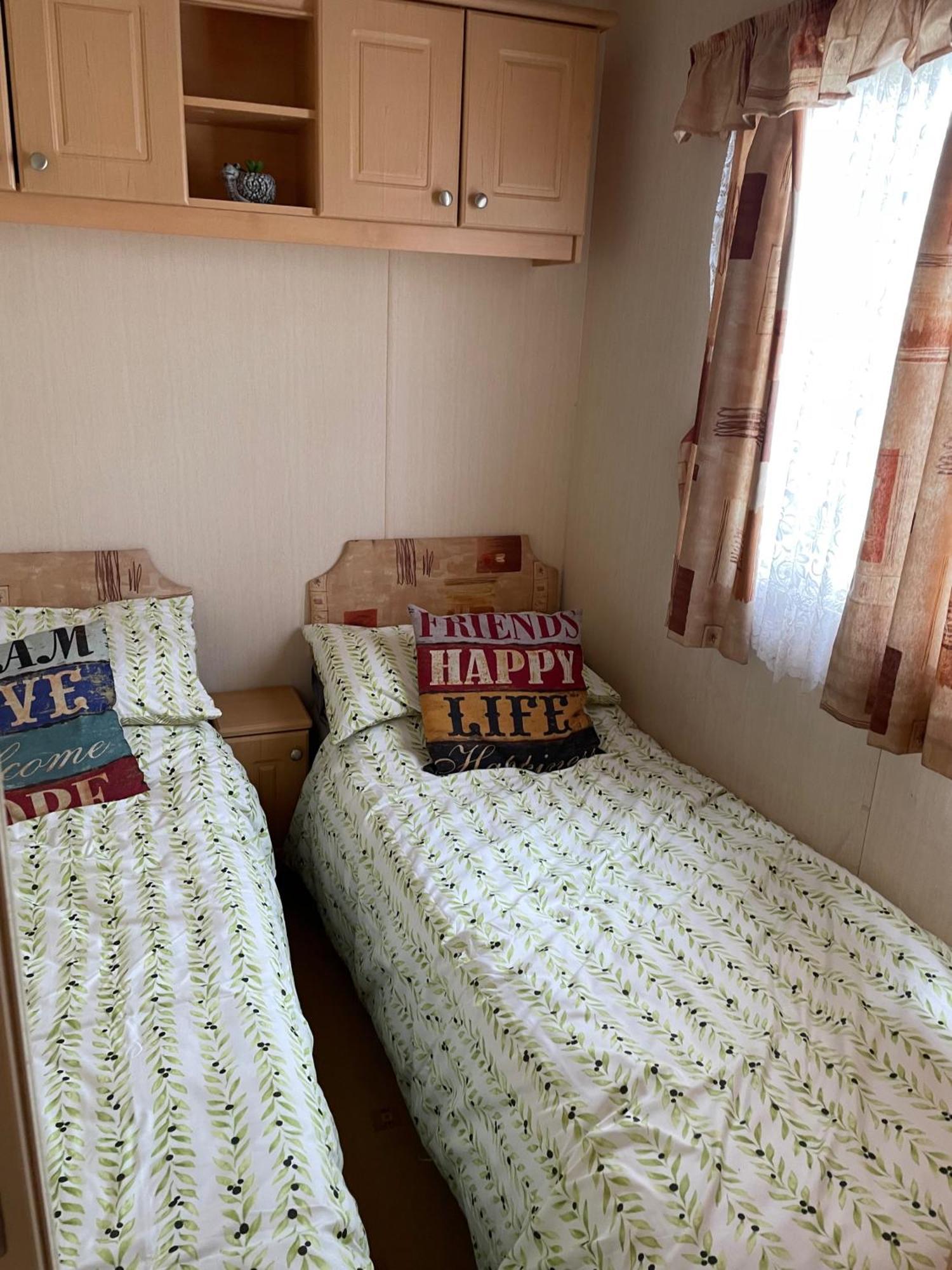 Cozy Camber Caravan 3 Bedroom Retreat With Decking Rye Luaran gambar