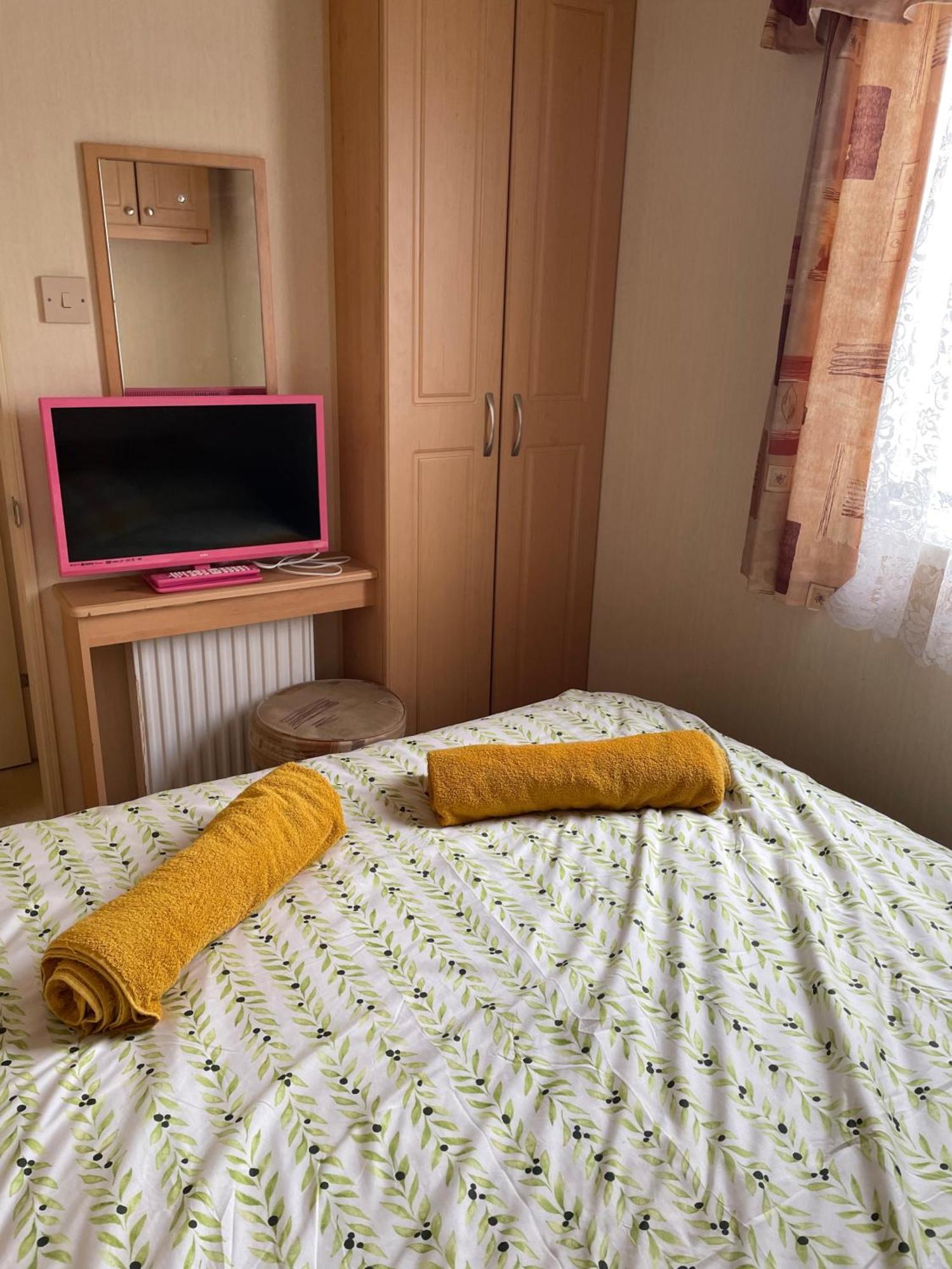 Cozy Camber Caravan 3 Bedroom Retreat With Decking Rye Luaran gambar